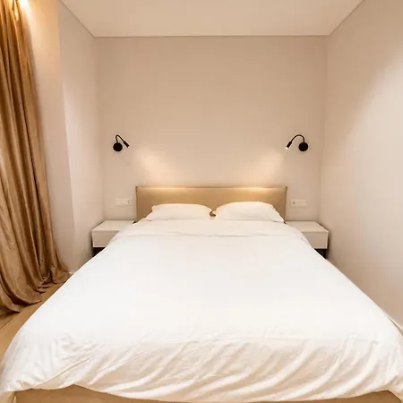 Central Tirana Apartment Appartement